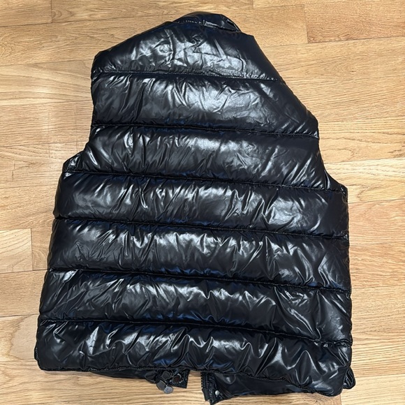 Moncler Tibb Down Vest size 4 - Picture 7 of 8